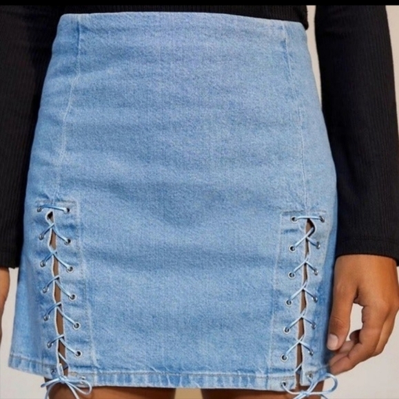 Urban Outfitters BDG Rebecca Lace Up Denim Skirt Size Small High Waist Zip Up - Picture 2 of 11